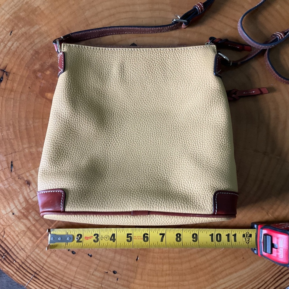 Dooney & Bourke Pebbled Leather Crossbody Bag Yellow Leather Brown Trim - Picture 3 of 16